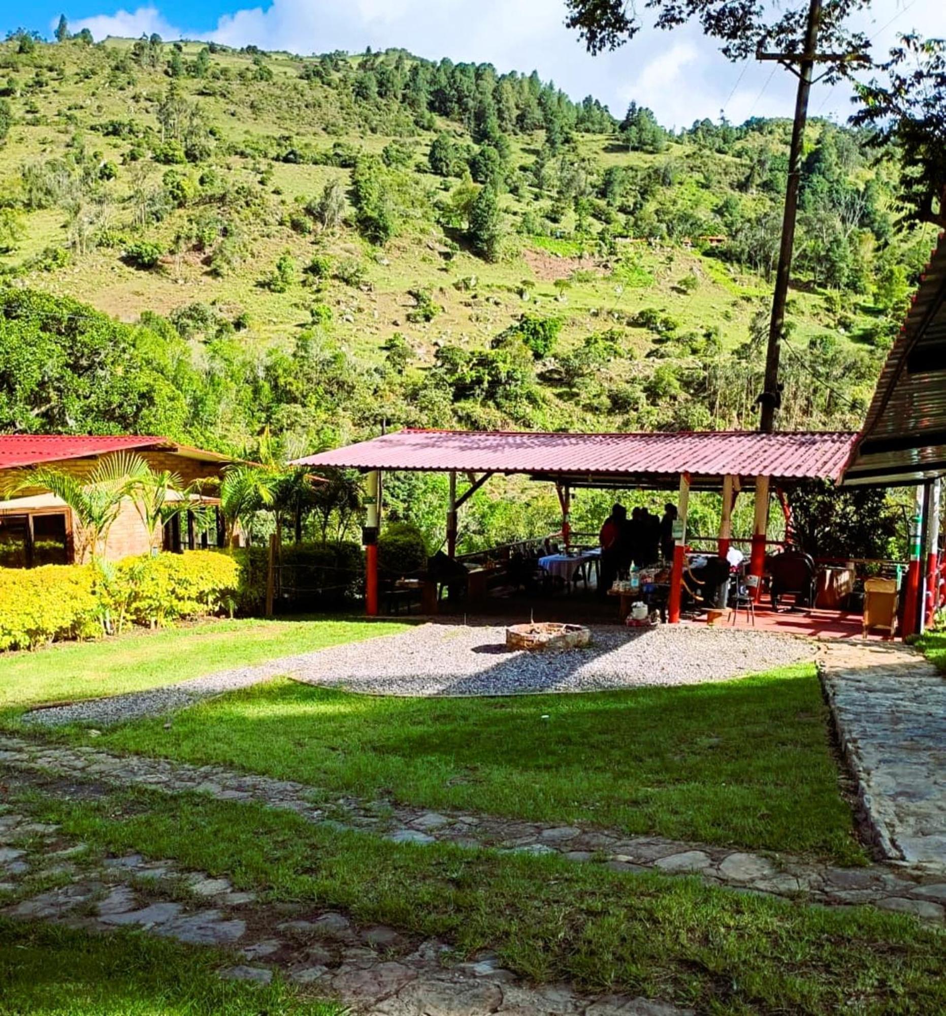 Hotel Campestre Rocas Del Paraiso Machetá エクステリア 写真